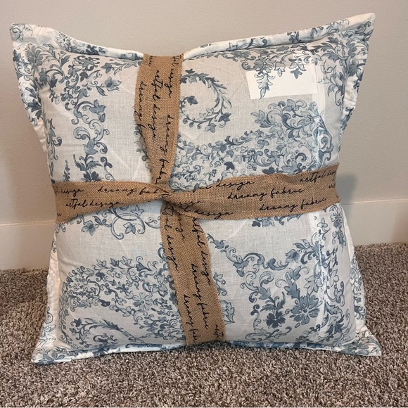 🆕Set of 2 Artisan Collective Euro Pillows French Country Blue Damisk Reversible - Picture 3 of 8